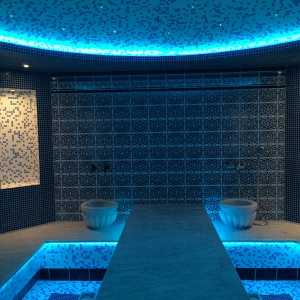 Турецкая баня с бирюзовой подсветкой ИТС